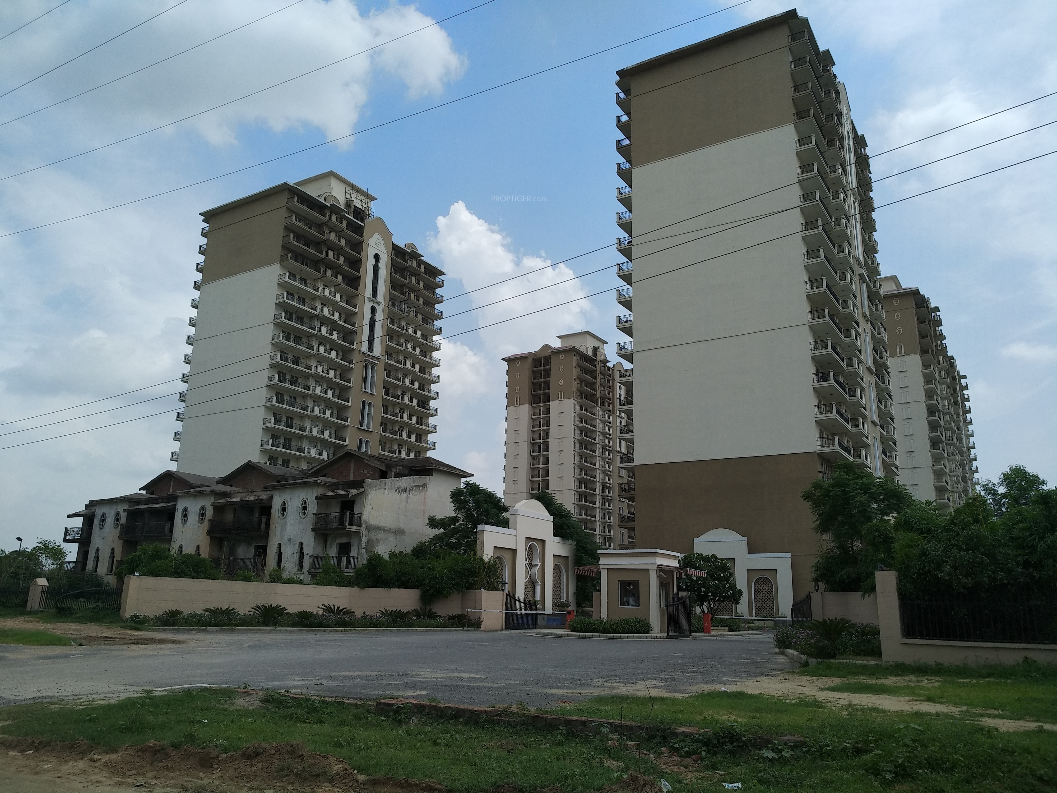 DLF Express Greens in Sector 1 Manesar, Gurgaon Price, Location Map