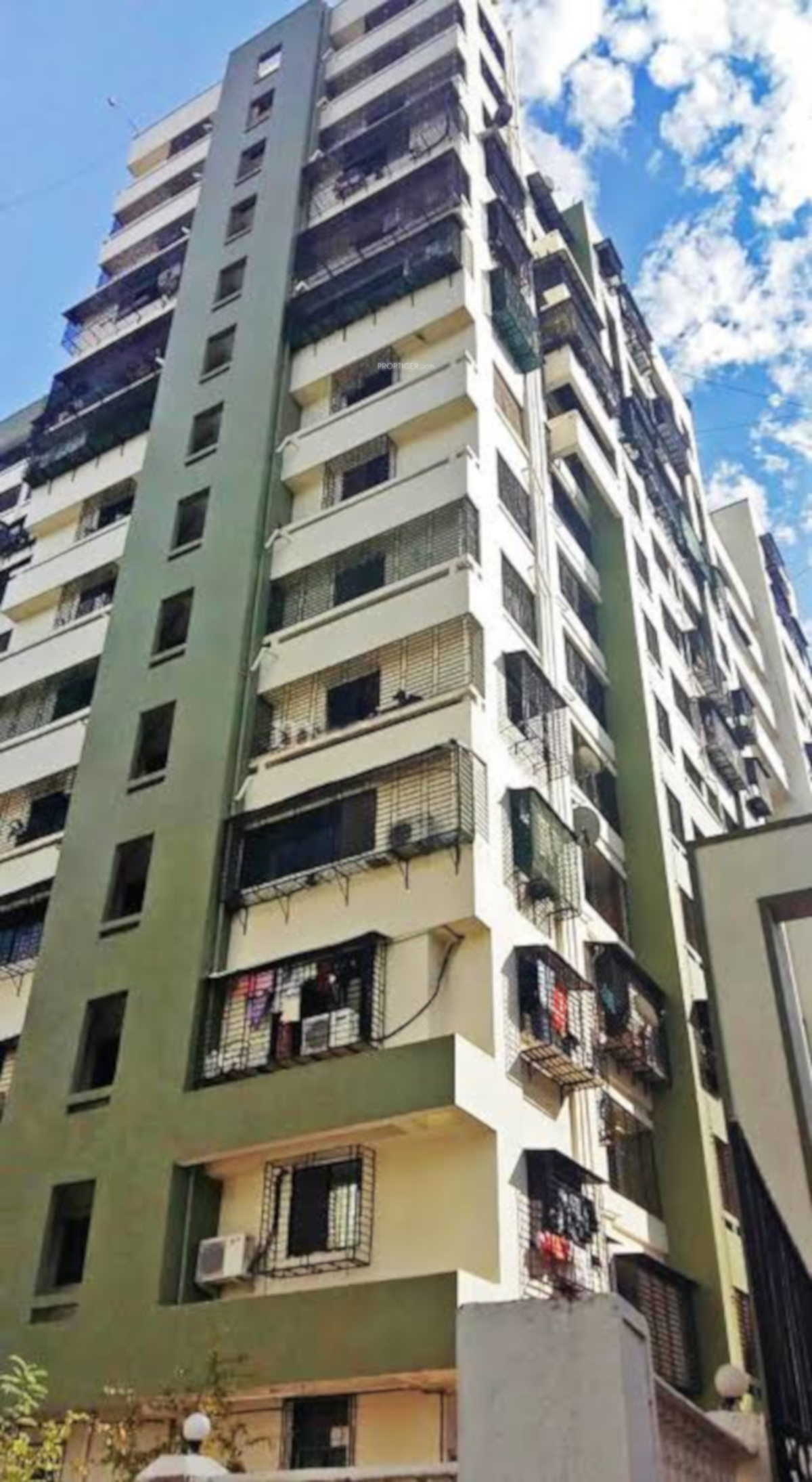 Dheeraj Realty Hill View Tower in Borivali East, Mumbai Price