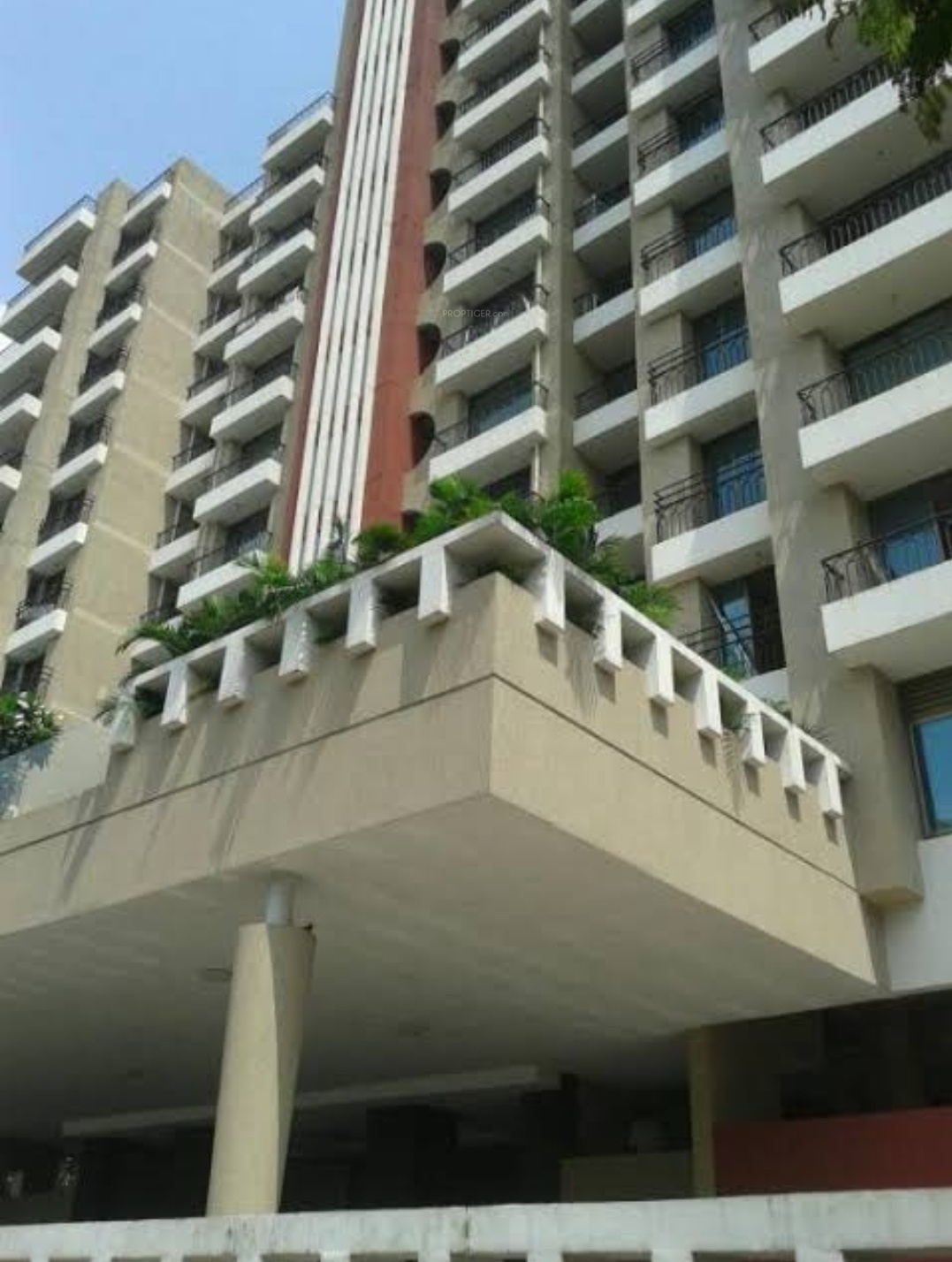 1425 sq ft 3 BHK 3T Apartment for Sale in Marathon Realty Onyx Mulund