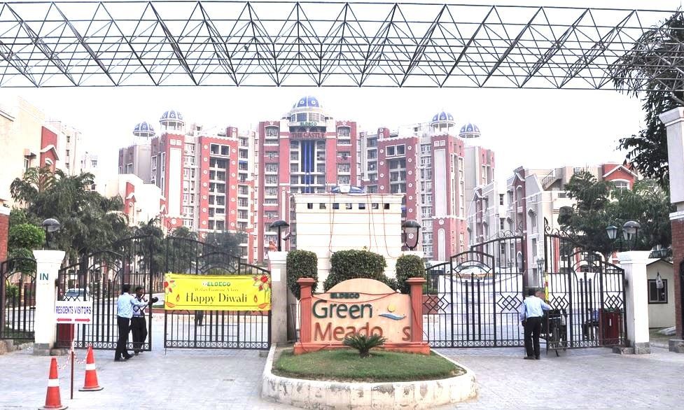 1300 sq ft 2 BHK 2T Apartment for Sale in Eldeco Group Green Meadows PI