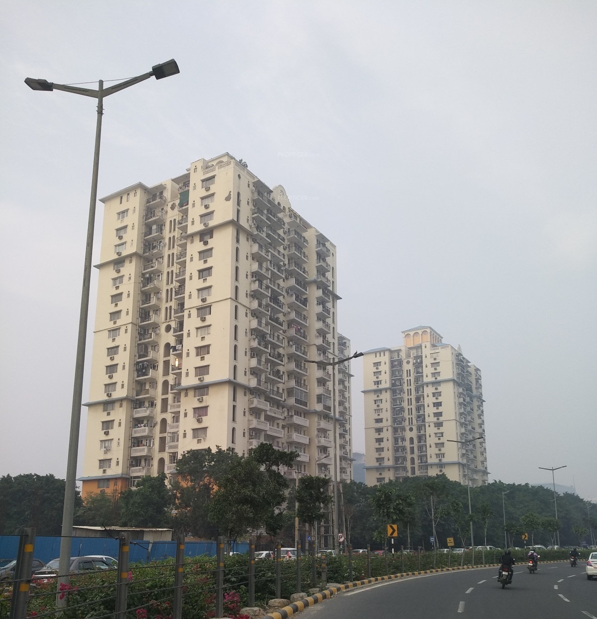 Main Elevation Image 3 of Eros Group Belvedere Tower, Unit available at