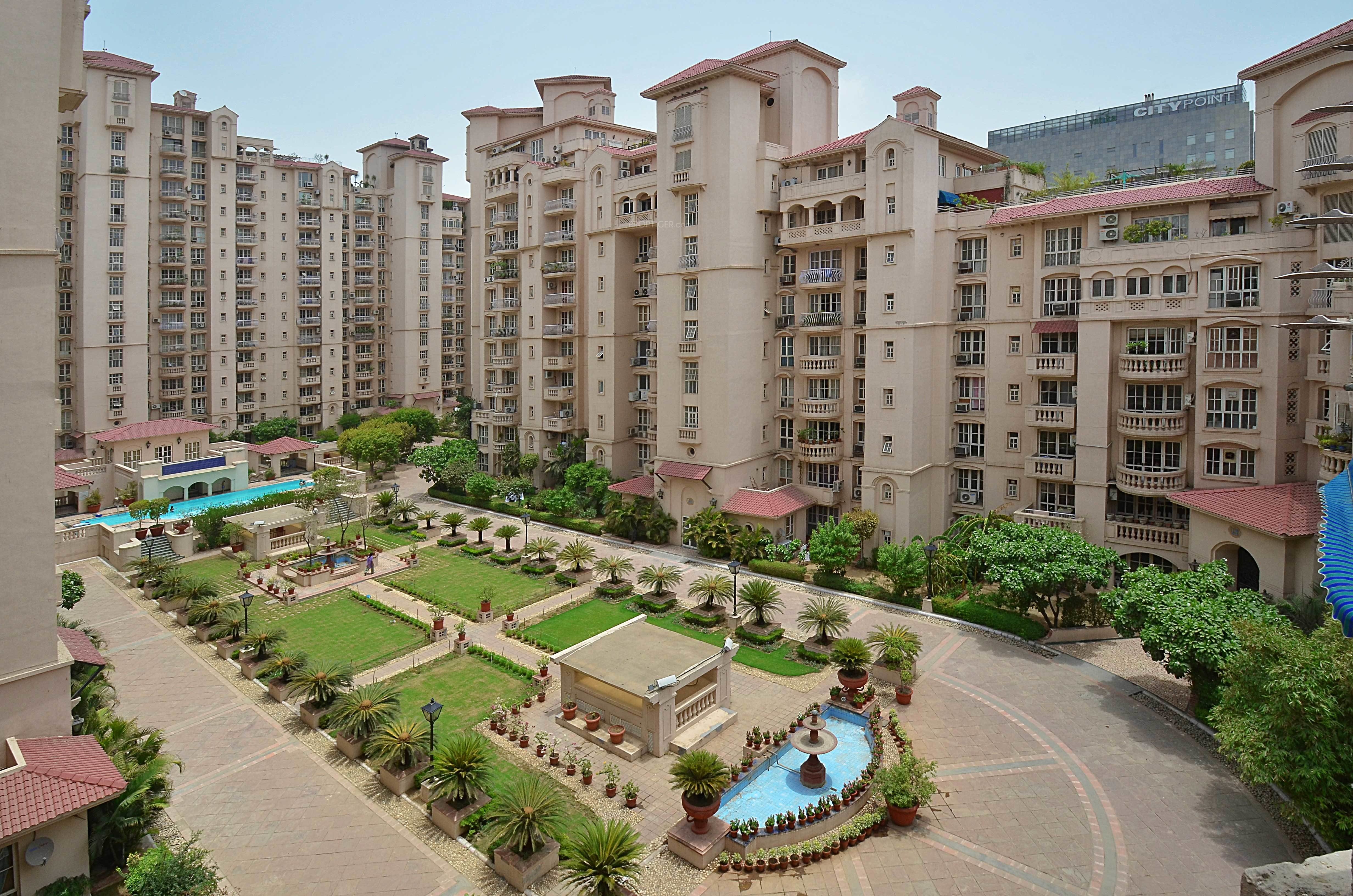 3000 sq ft 3 BHK 3T Apartment for Sale in DLF Beverly Park II Sector 25