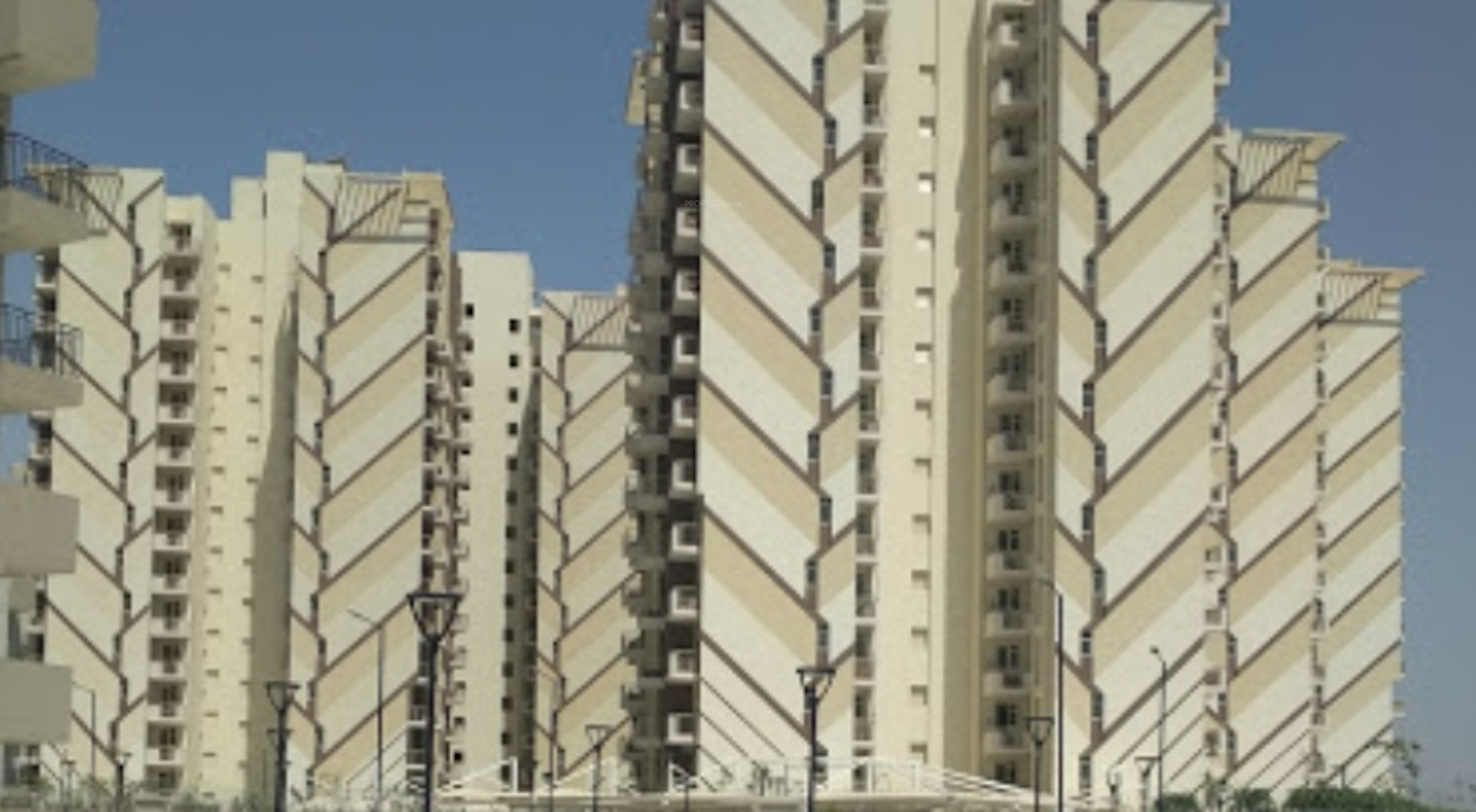 975 sq ft 2 BHK 2T Apartment for Sale in Signature Global Builders