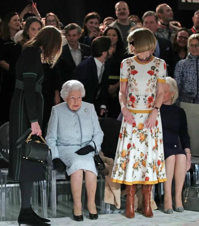 Pics Queen Elizabeth II makes London Fashion Week debut visit