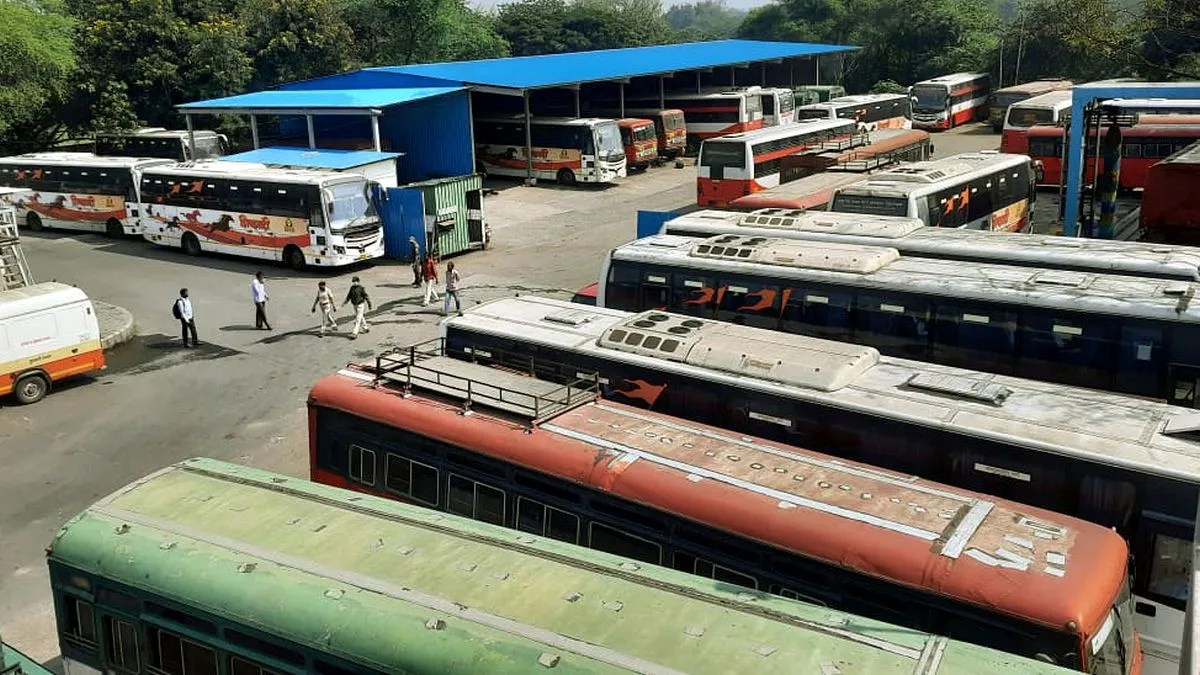 Maharashtra suspends state bus services to Karnataka