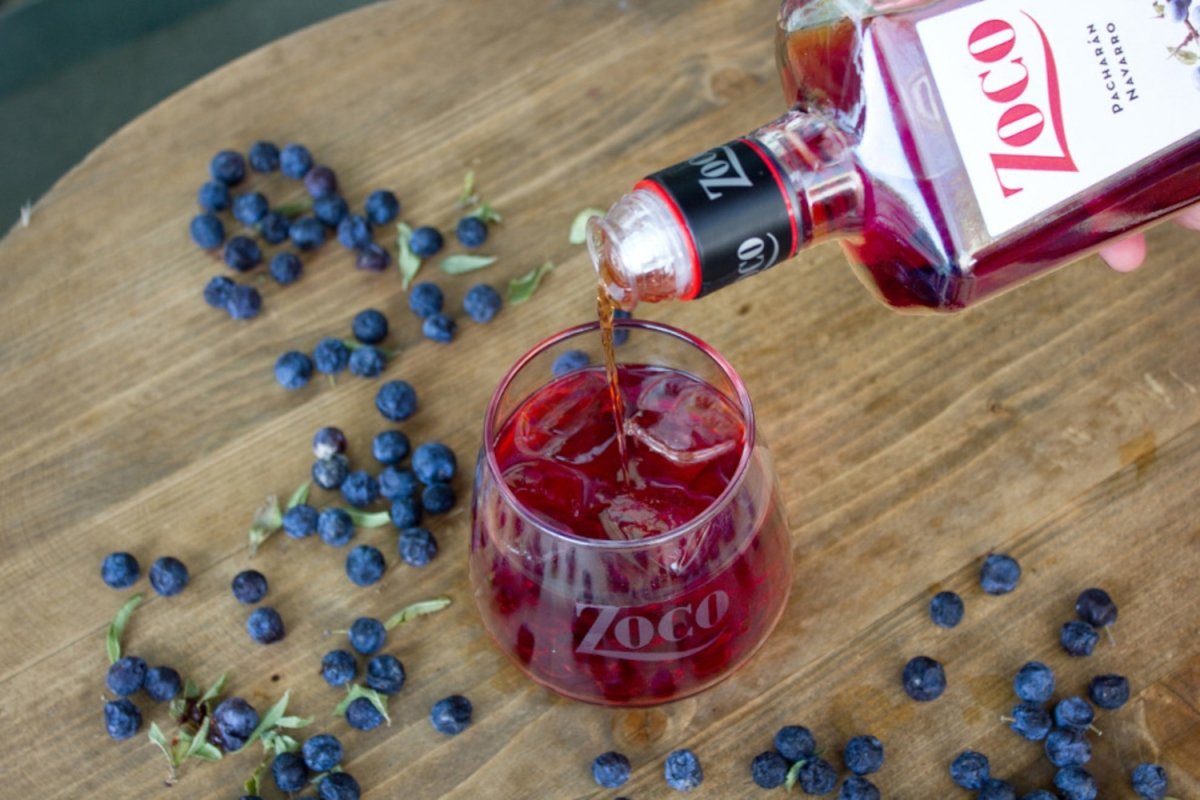 El pacharán qué es el licor de endrinas tradicional