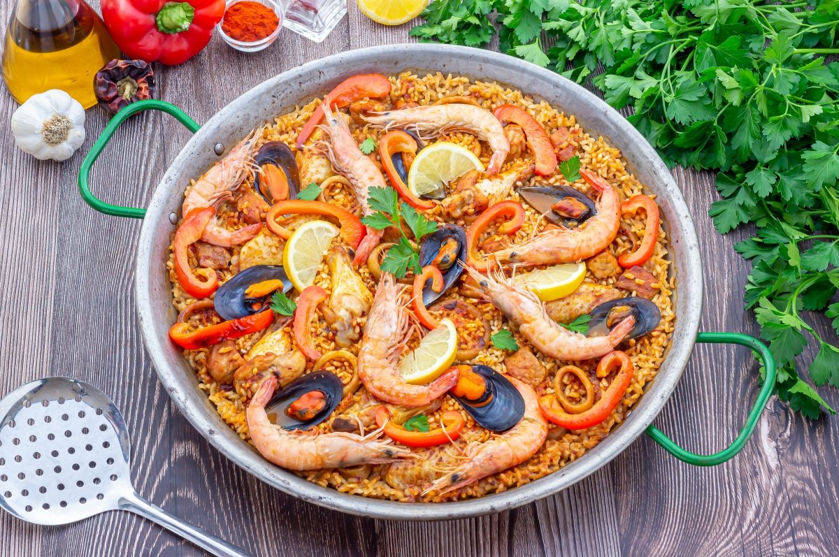 Paella mixta receta del delicioso, fácil y auténtico arroz con cosas