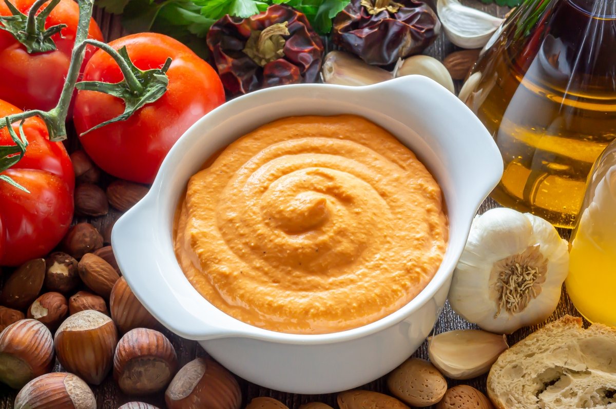Salsa romesco, receta casera de la tradicional salsa catalana
