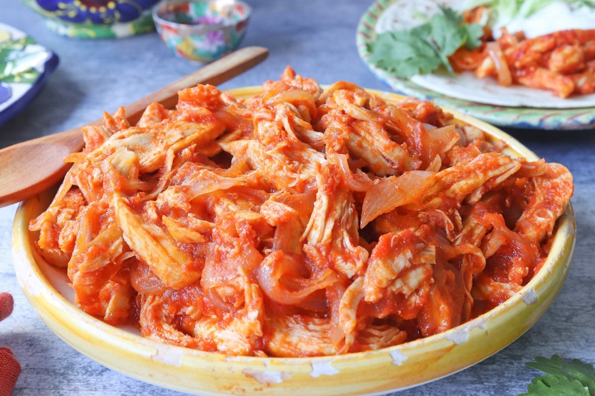Tinga de pollo, tradicional platillo mexicano para hacer paso a paso
