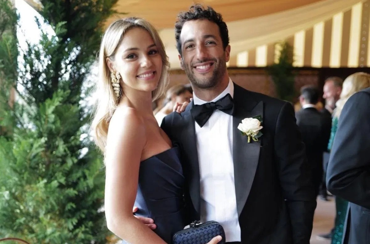 “Most Beautiful Couple Ever” Daniel Ricciardo & GF Heidi Steal the