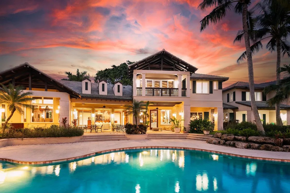 Former NFL Coach Joins Tiger Woods and Other Celebrity Residents in