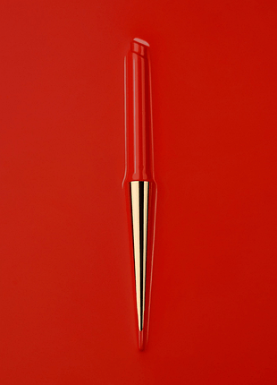 Ultratonka Gubna Pomada Hourglass My Icon Is Ultratonkaya Pomada