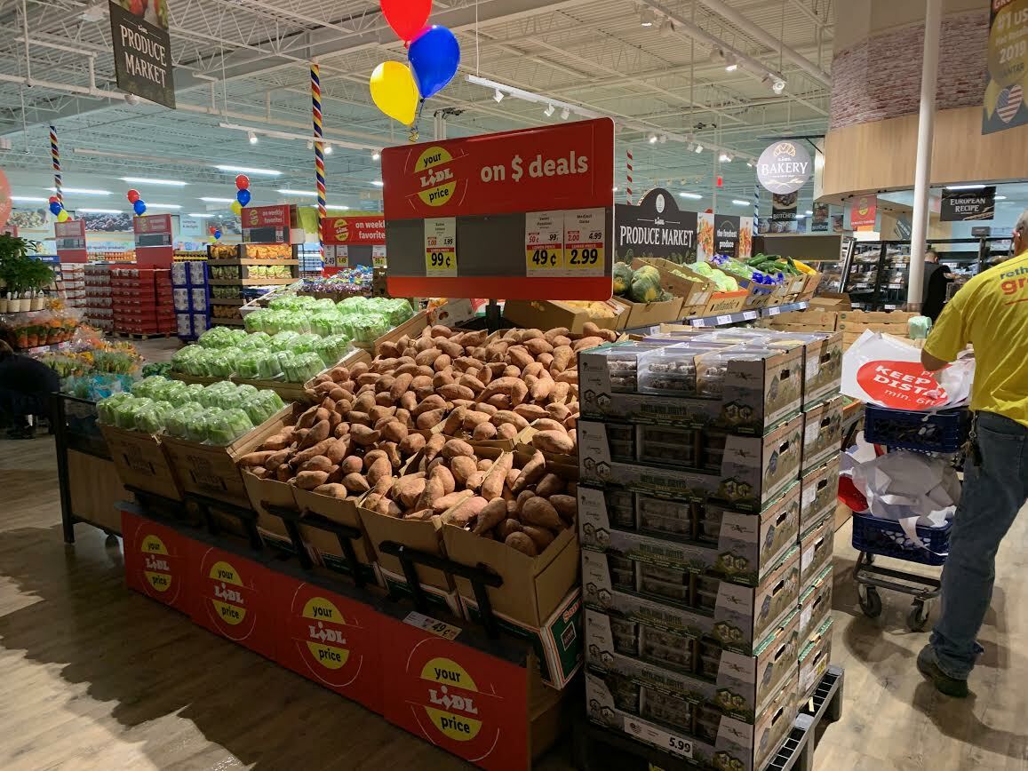 Discount Chain Grocer Opens In Westhamtpon Beach This Week 27 East