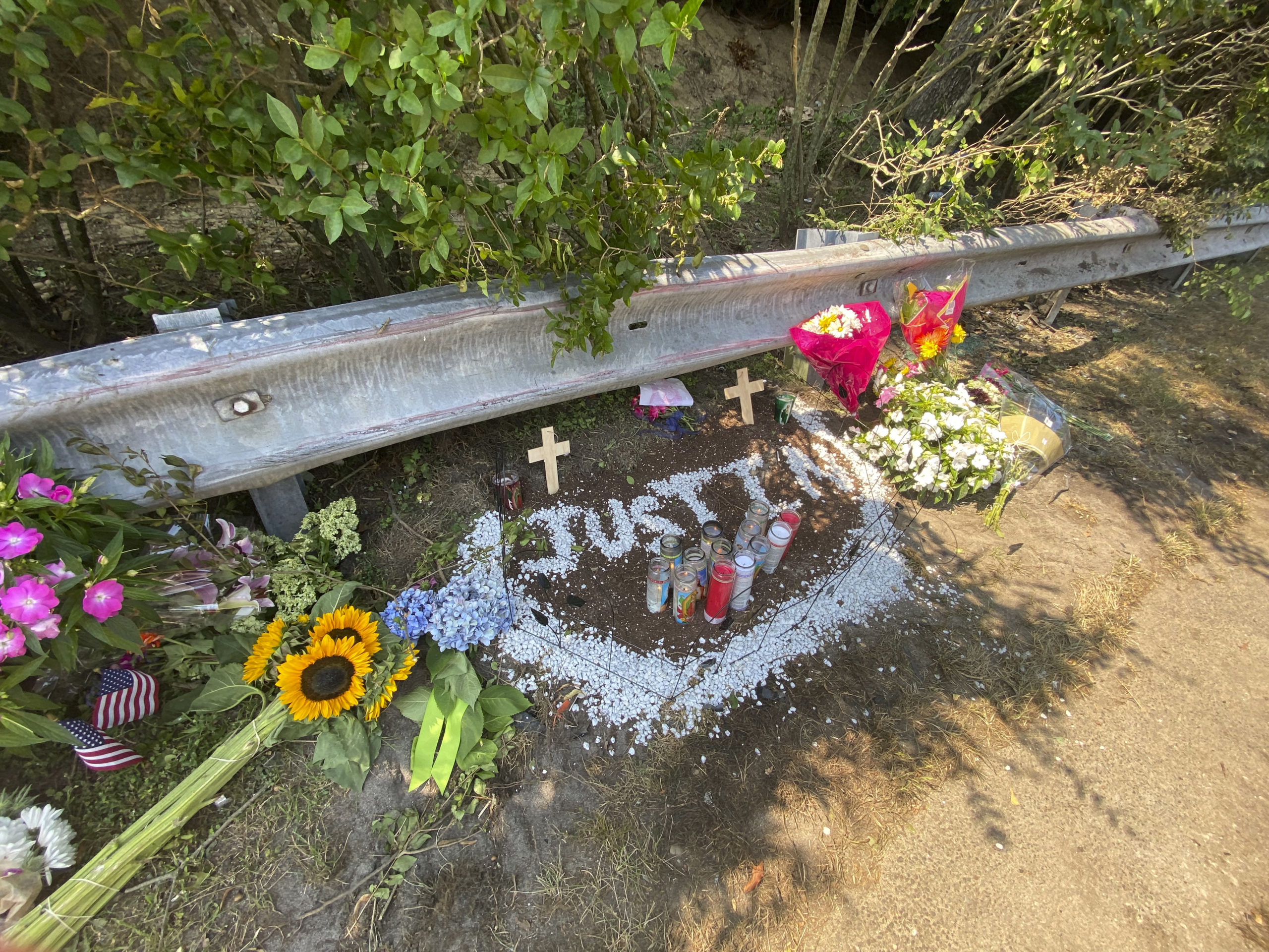 Five Killed In TwoCar Crash, Quogue Police Vow To Determine Cause 27