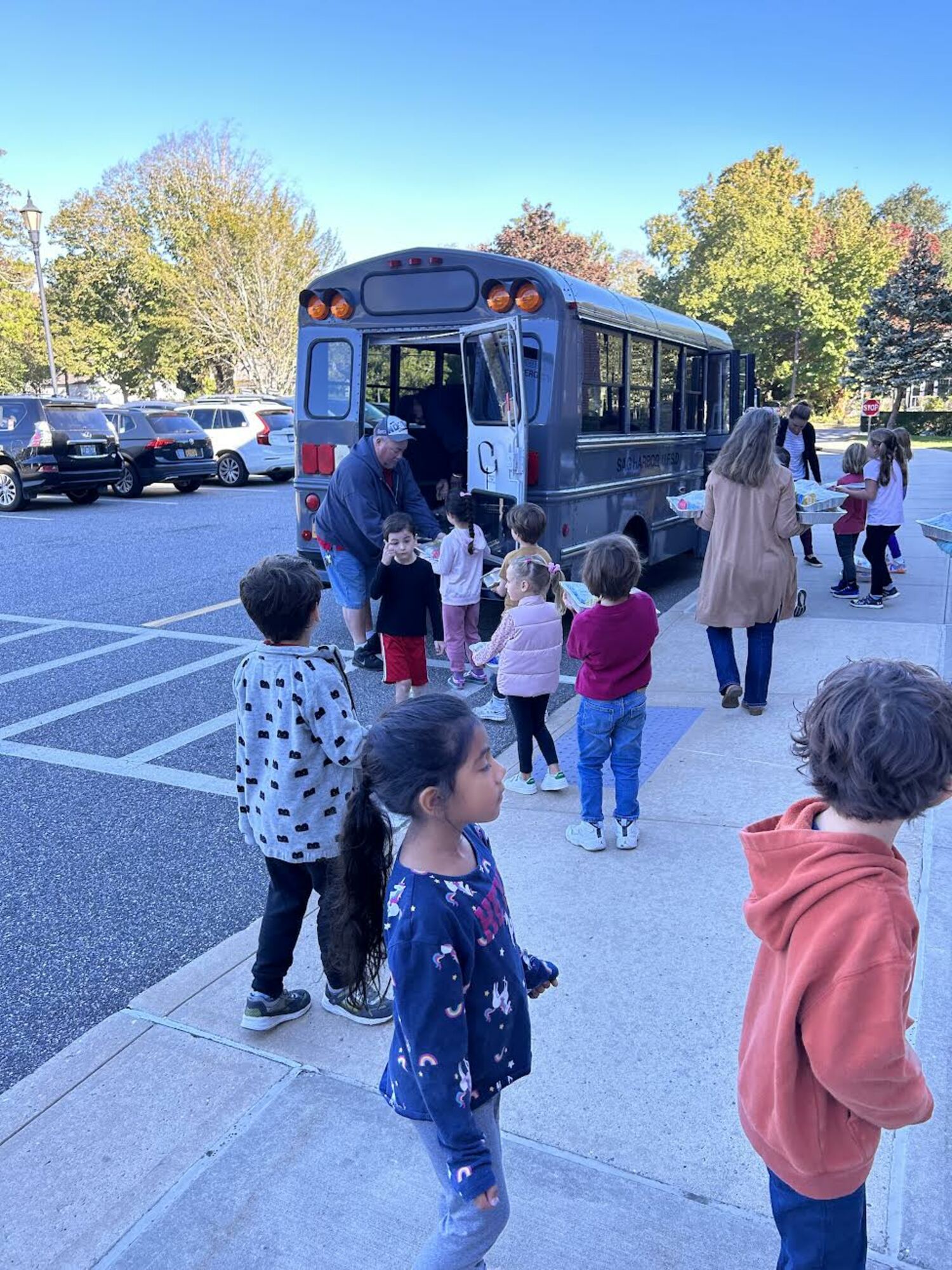 Sag Harbor Elementary Students Make Joyous Donations to Sag Harbor Food Pantry 27 East