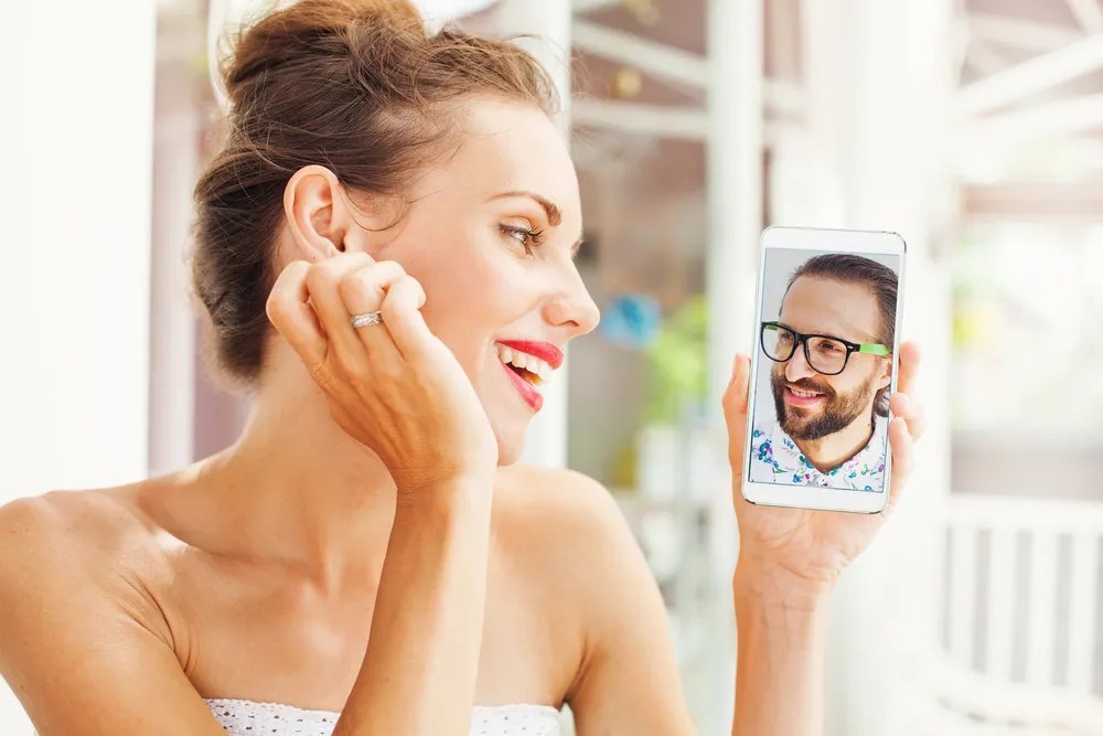 束縛する男の特徴や心理とは？彼氏が当てはまったら要注意！ 4MEEE