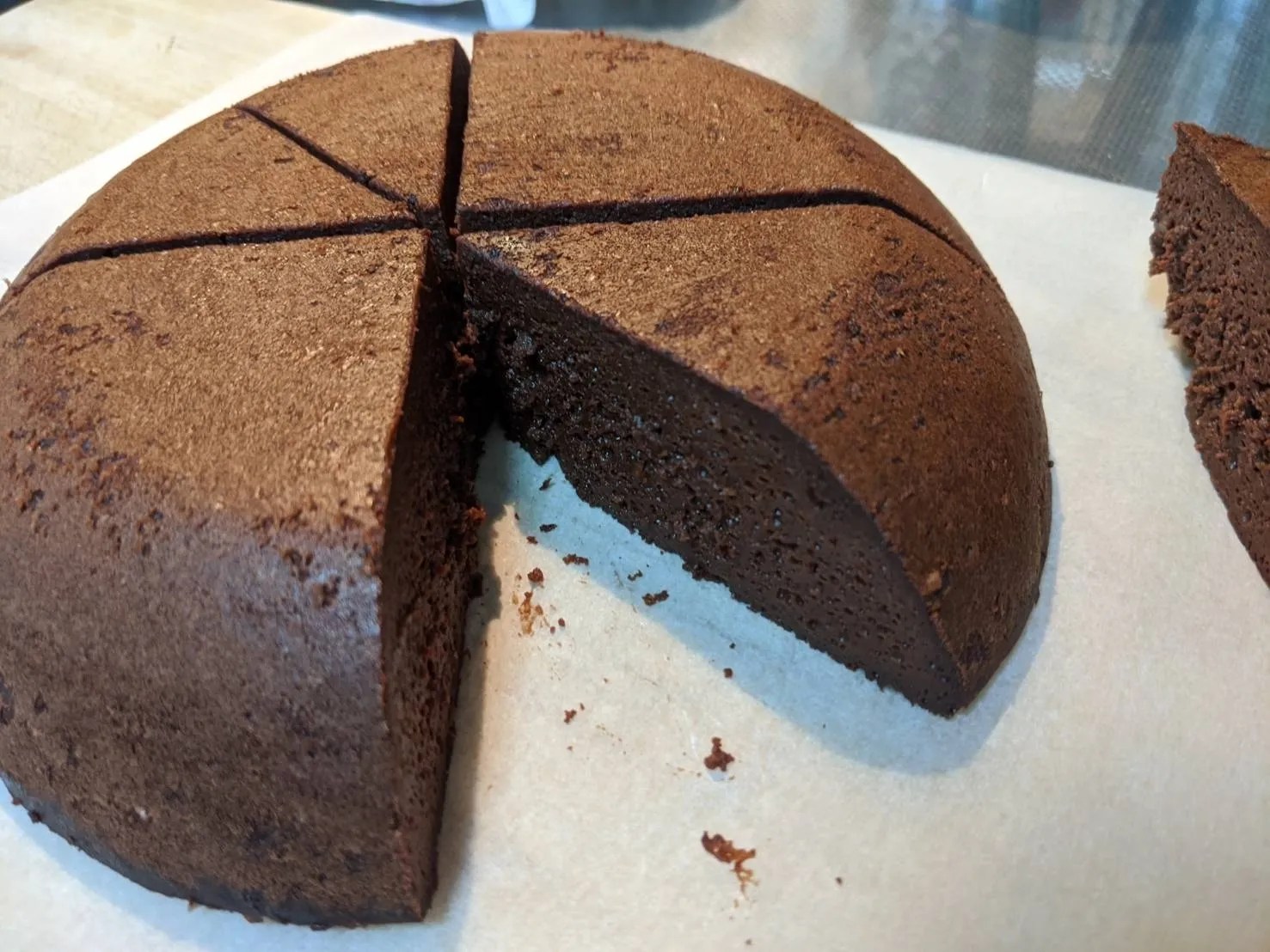ブラウニーとは？ガトーショコラとの違いやレシピをご紹介 | Delish Kitchen ホットケーキミックスで作る「ガトーショコラ」のレシピおすすめ5選 | 4Meee