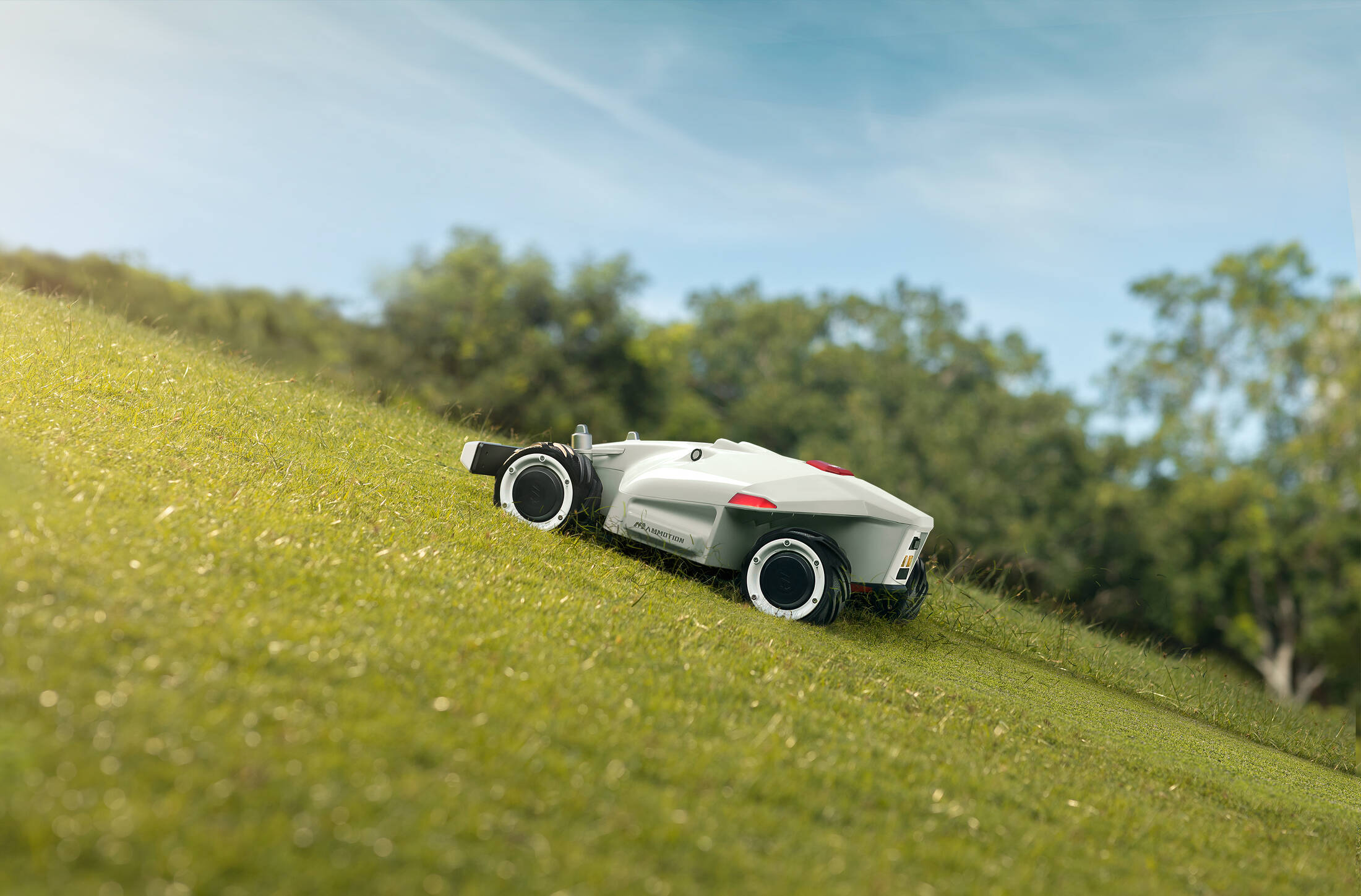 Mammotion Luba Automated Robot Lawn Mower • Ads of the World™ Part