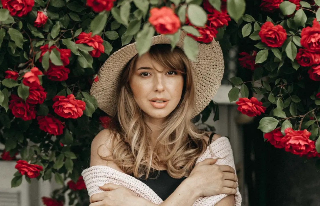 Turn Black and White Photos to Color in Seconds with AI!