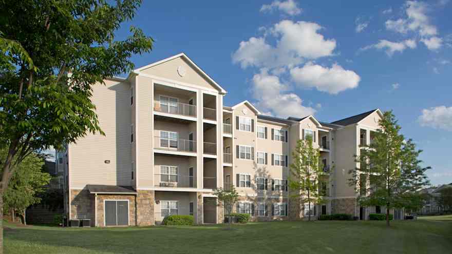 The Reserve at Fairfax Corner Apartments Fairfax, VA 22030