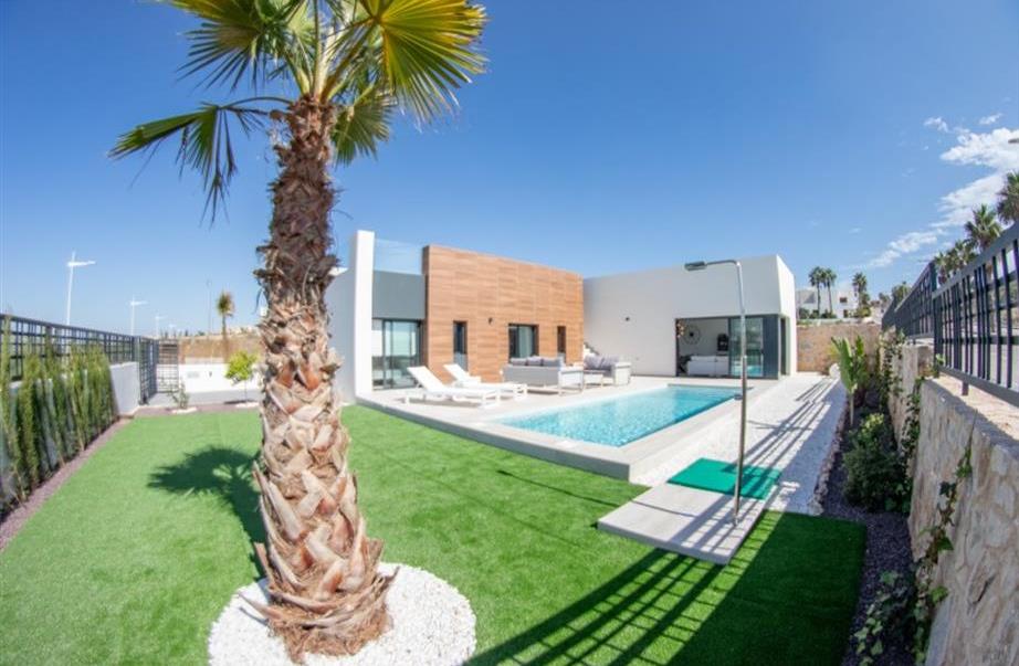 Villa sur golf, de luxe, avec piscine, terrasse, solarium. ALGORFA ALICANTE