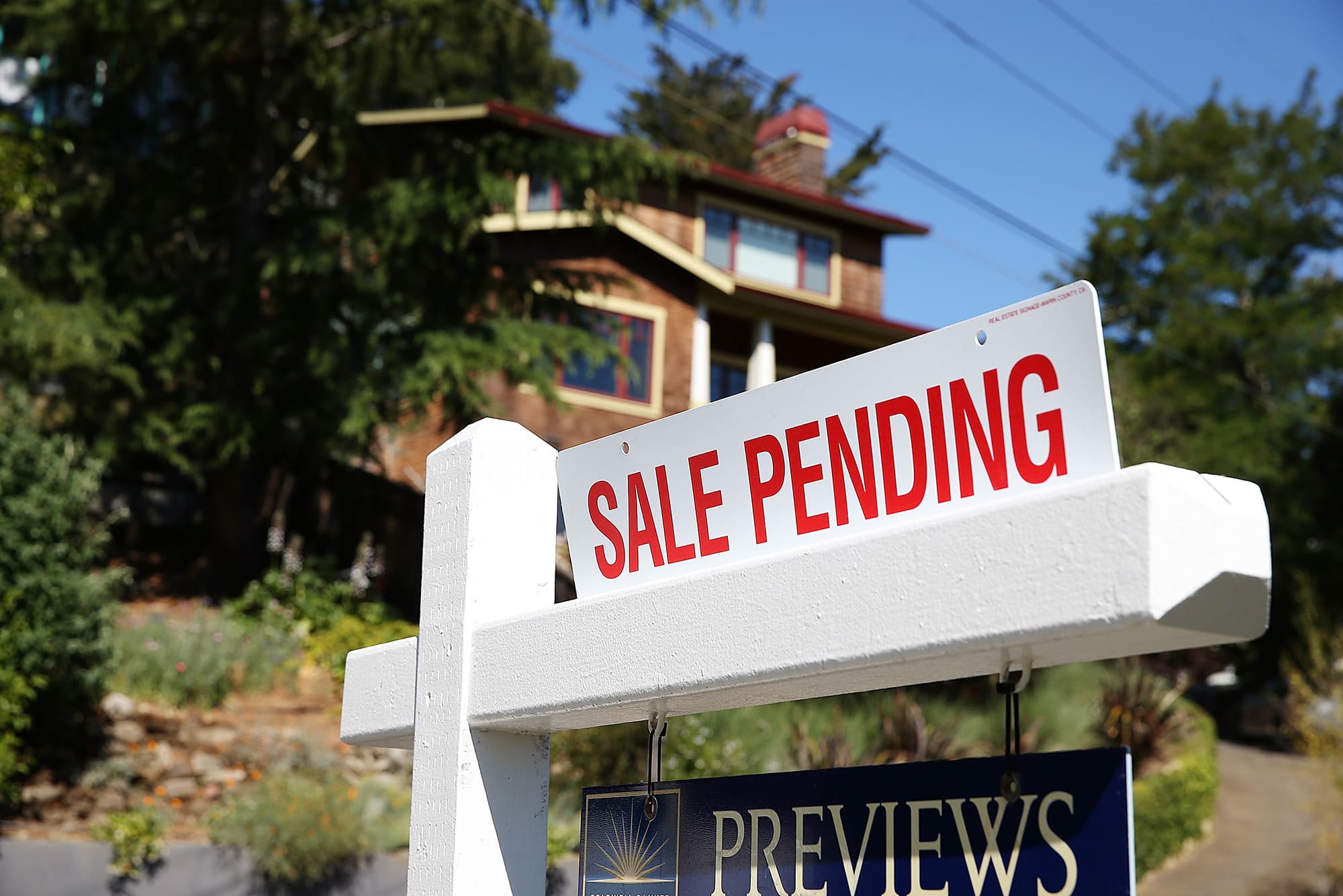 Pending home sales eke out 0.2 gain in June