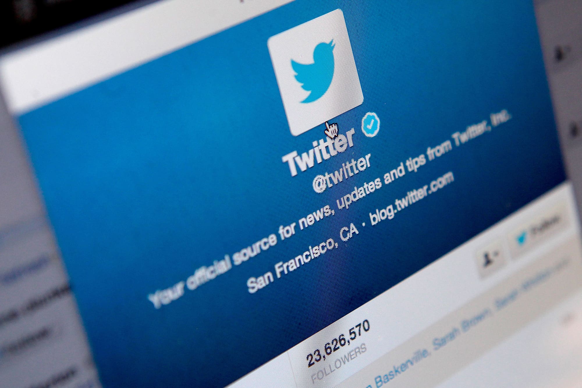 Buyout or no, Twitter still has basic problems, says analyst