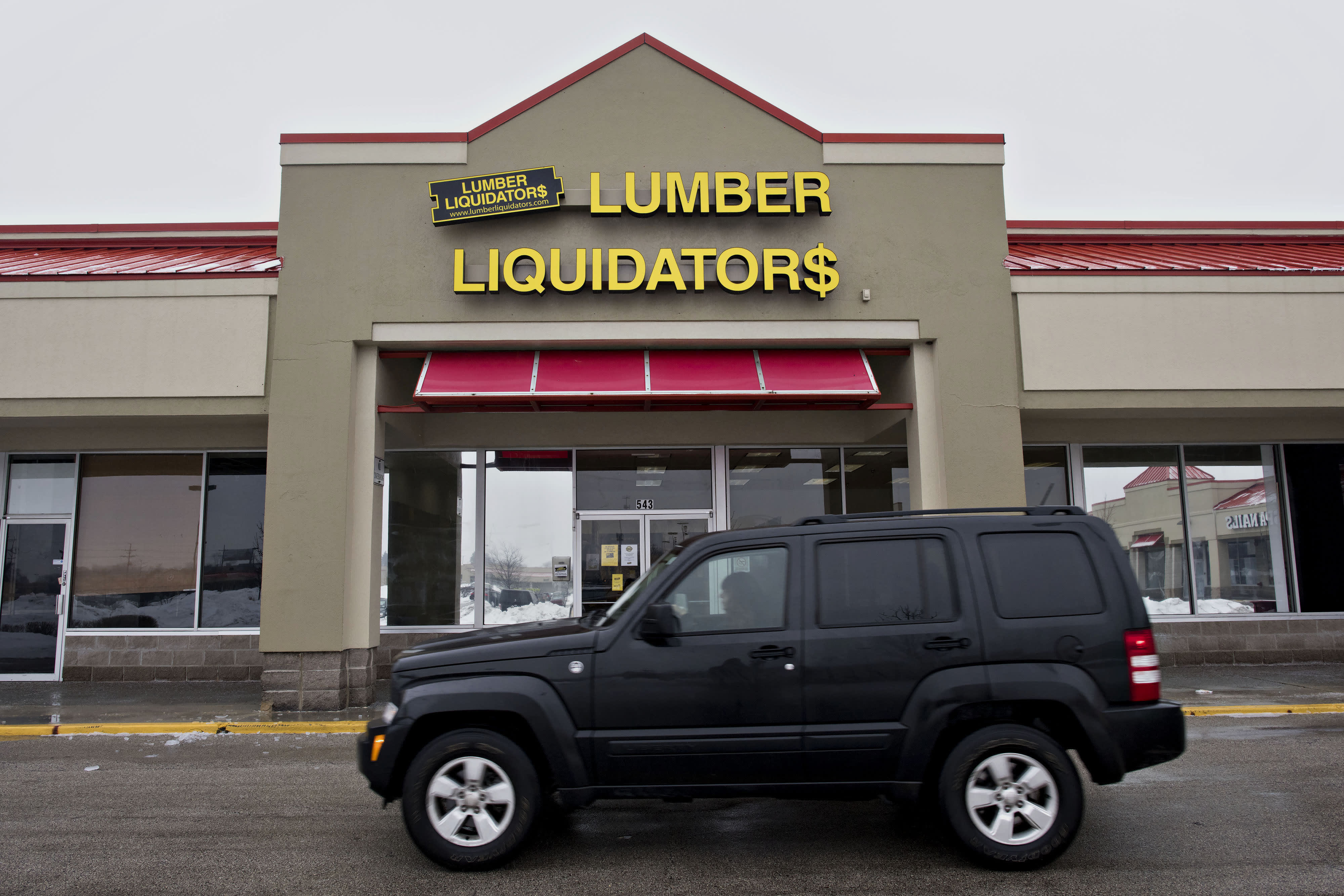 Lumber Liquidators slides on regulator news