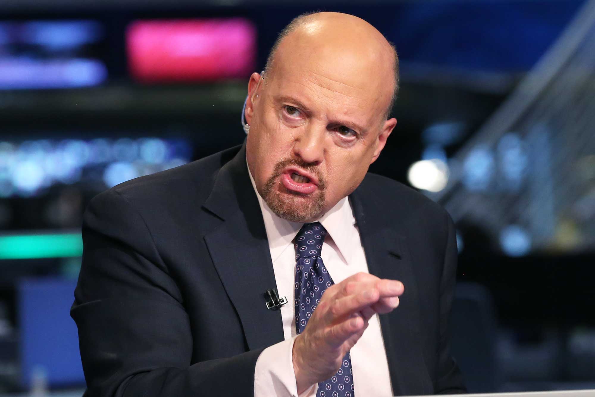 Jim Cramer launches the CNBC Investing Club with a focus on building