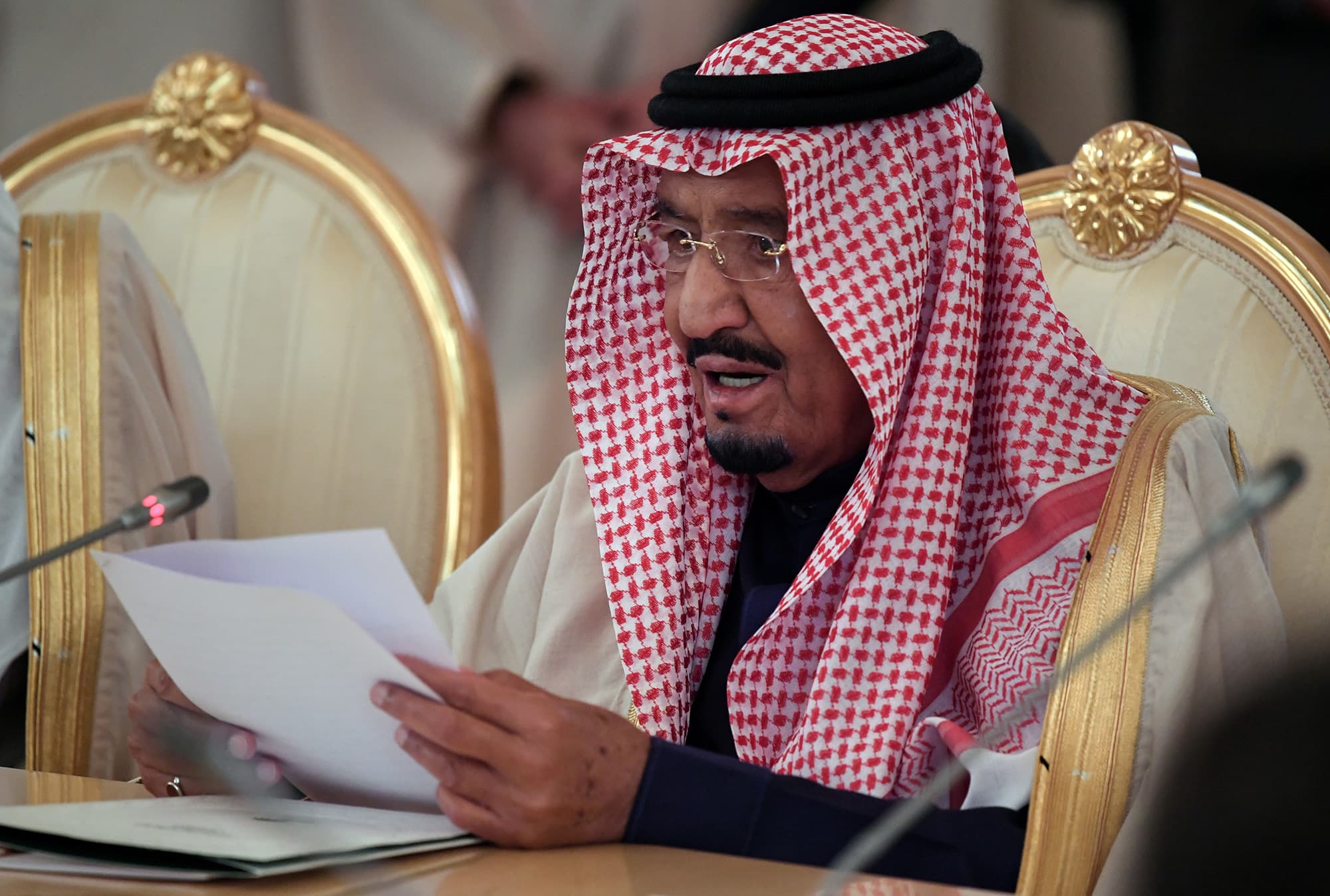 Saudi king shakes up military leadership