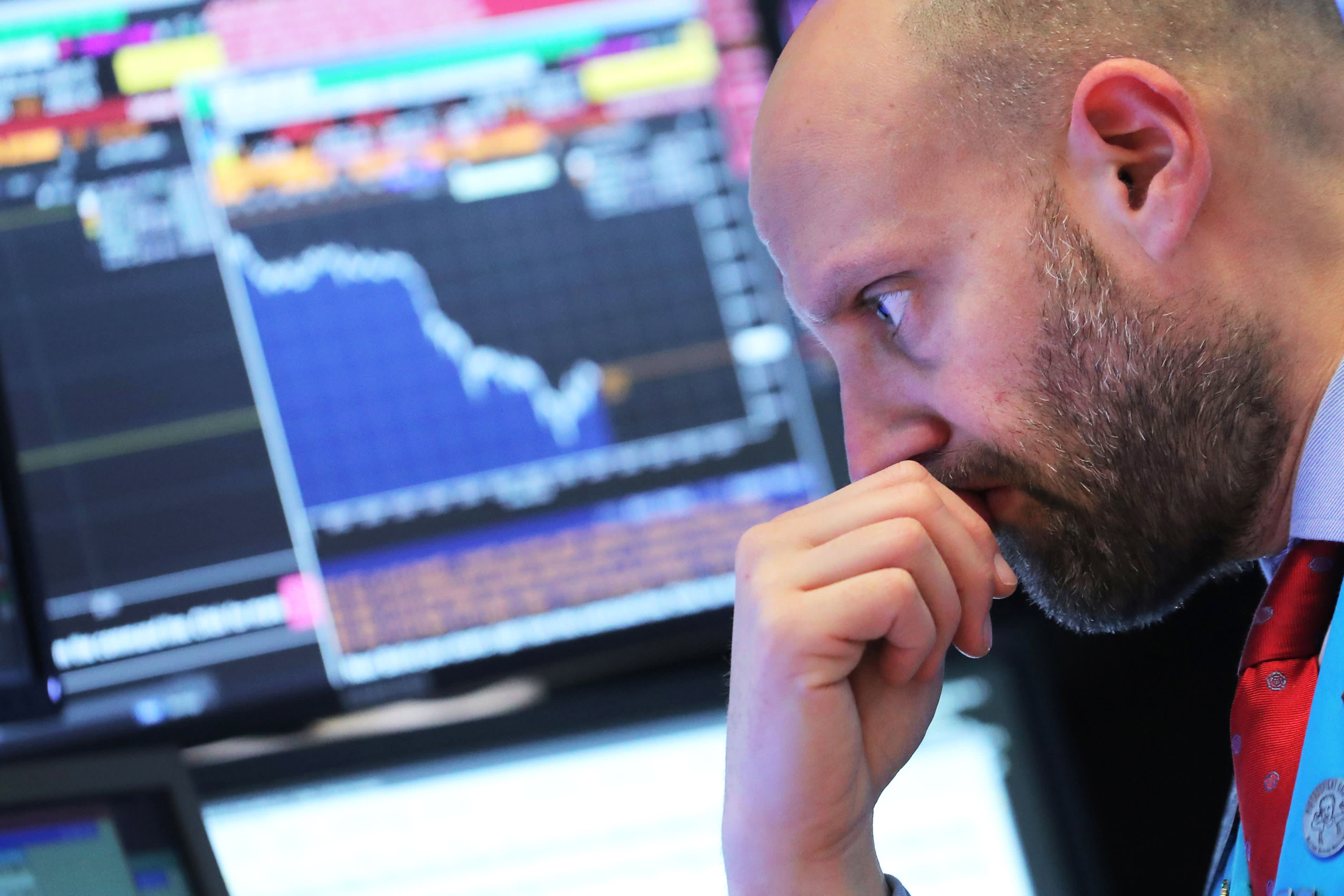 Dow drops 650 points on fears of a Covid rebound, airlines are among