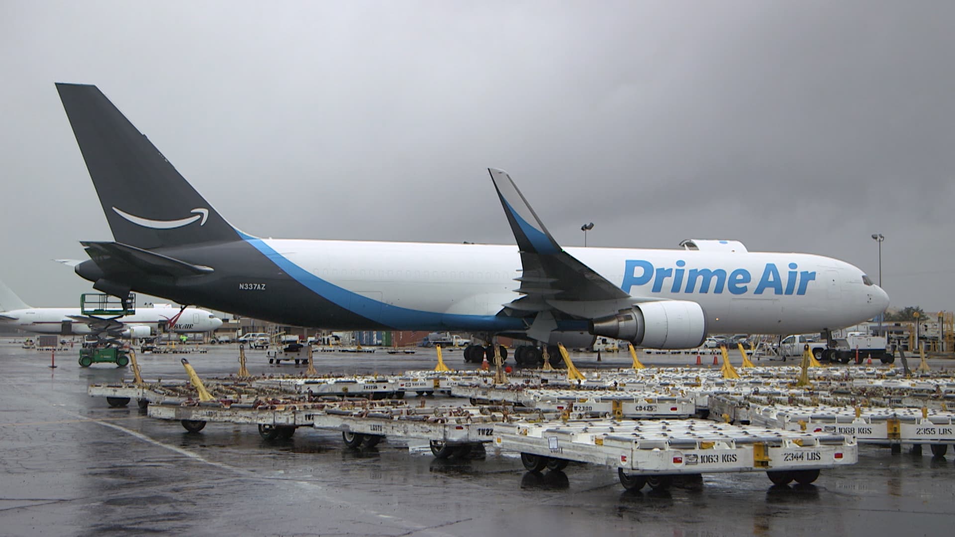 Amazon Air adds planes, aims to compete with FedEx and UPS in logistics
