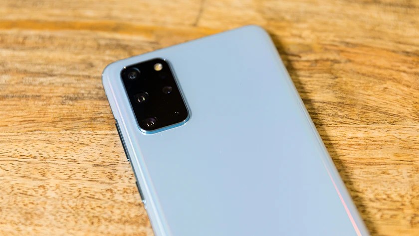 Compare The Samsung Galaxy S20 To The S20 Plus - Coolblue - Anything For A Smile