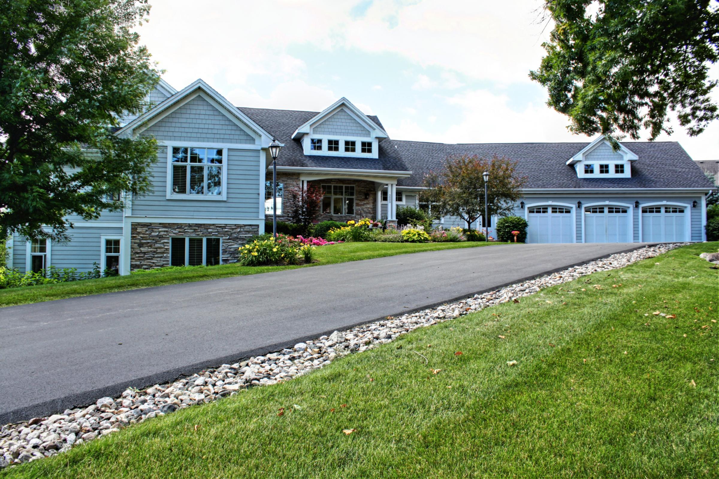 3000 N Bayview Ln Mchenry, IL 60051