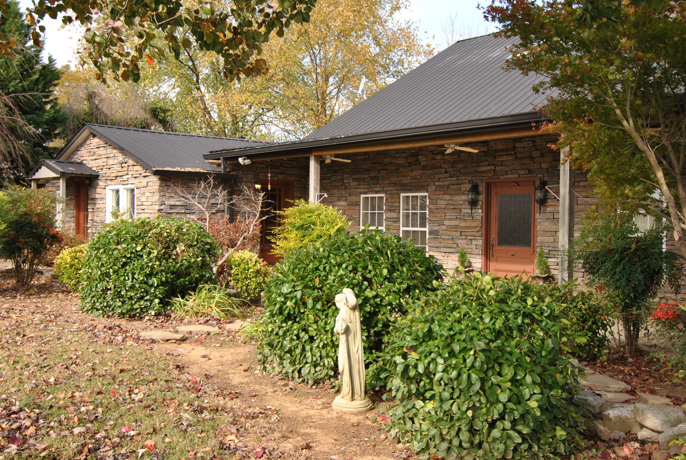 4733 Jones Chapel Road Cedar Hill, TN 37032