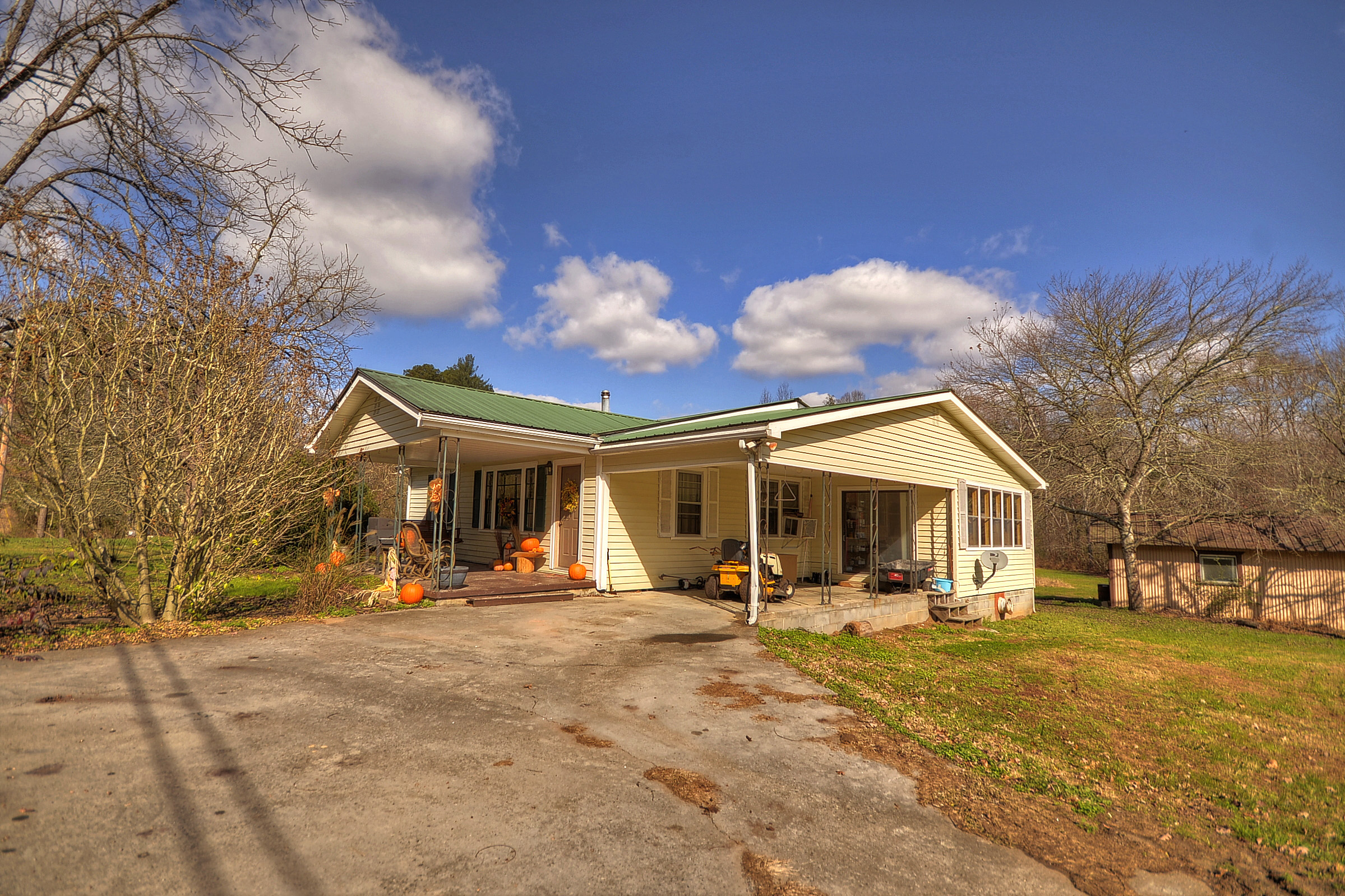2287 Mineral Bluff Hwy Mineral Bluff, GA 30559