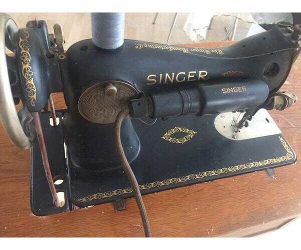 Symaskine, Singer Flot antik Singer symaskine fra 1933 med bord og