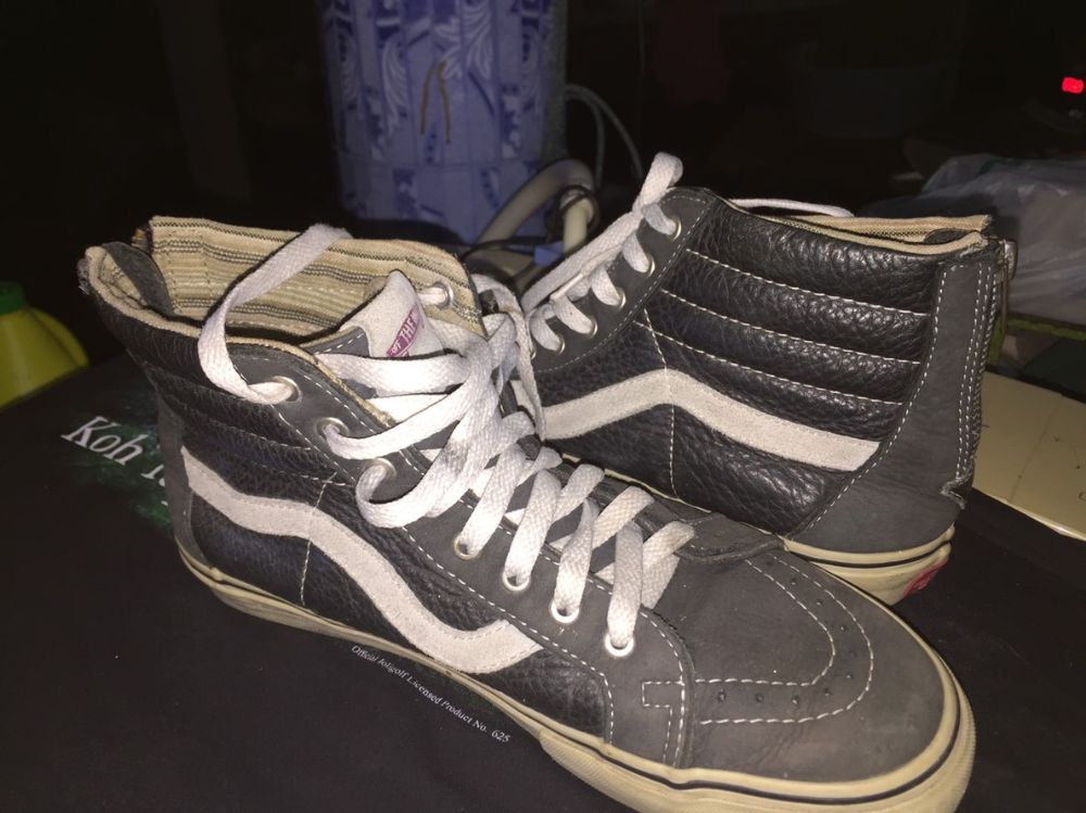 vans world's 1 skateboard shoe ของแท้รึป่าว??