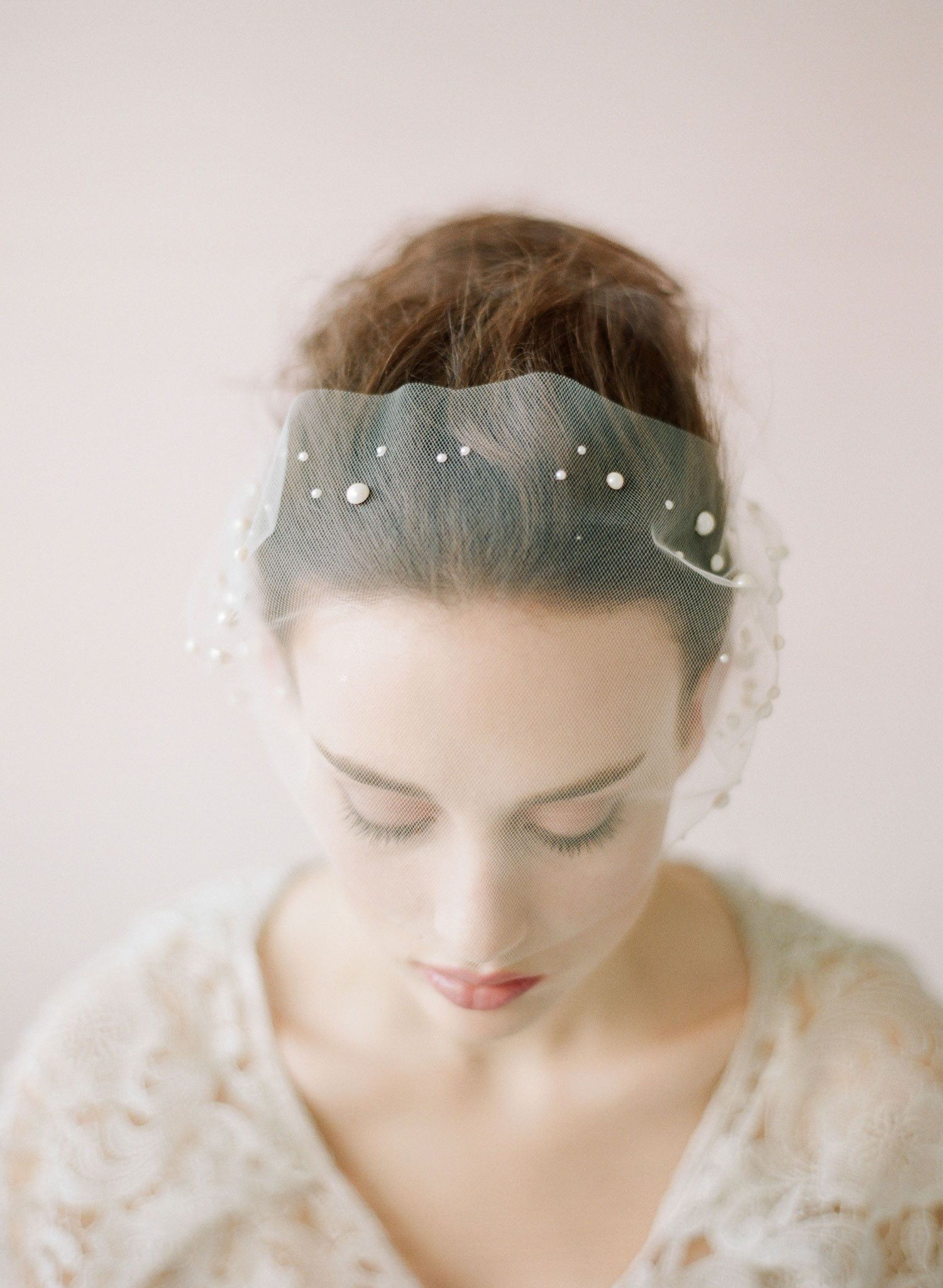Illusion Short Wedding Veils Pearl Adorned Tulle Bandeau Veil Blusher