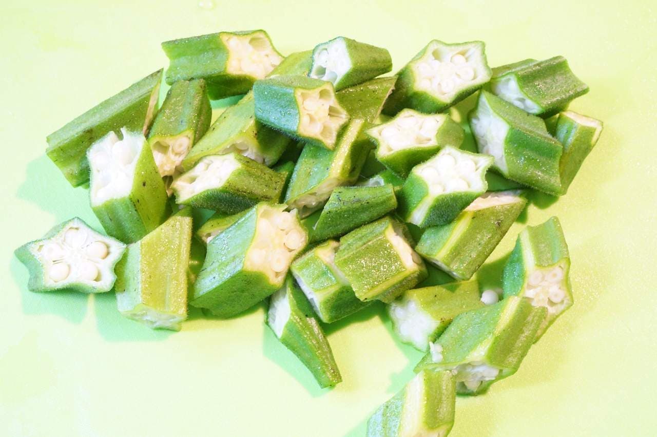 Saba can recipe] "Saba and okra with salted kelp" easy in the microwave