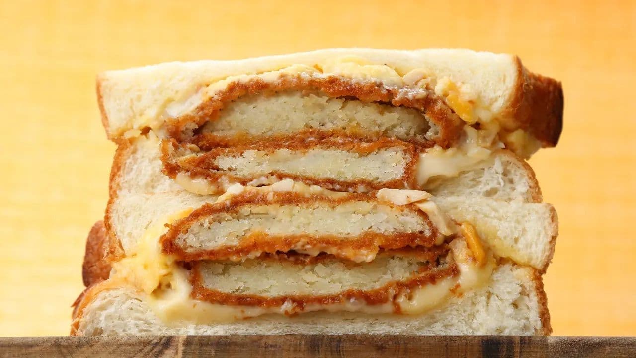 LAWSON STORE100 "Old Fashioned Donut Sandwich" and "Croquette Egg