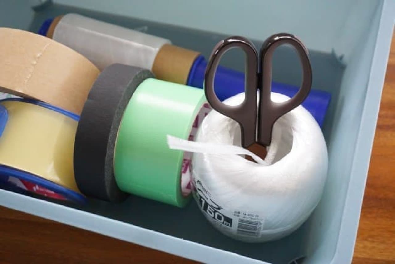 Daiso's "PP Tape Stocker" is convenient for entwined packing strings
