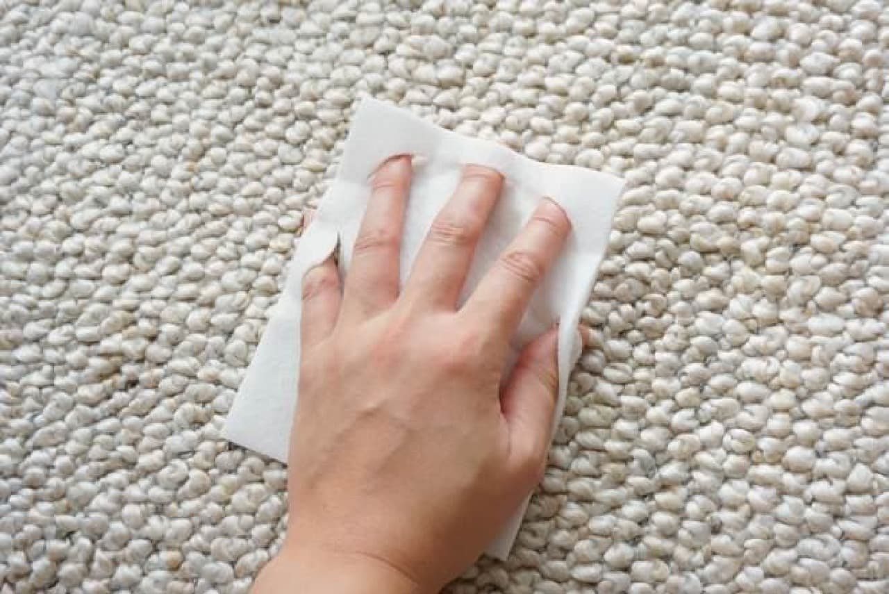 For rugs and sofas that have accumulated dirt in the summer"Quickle