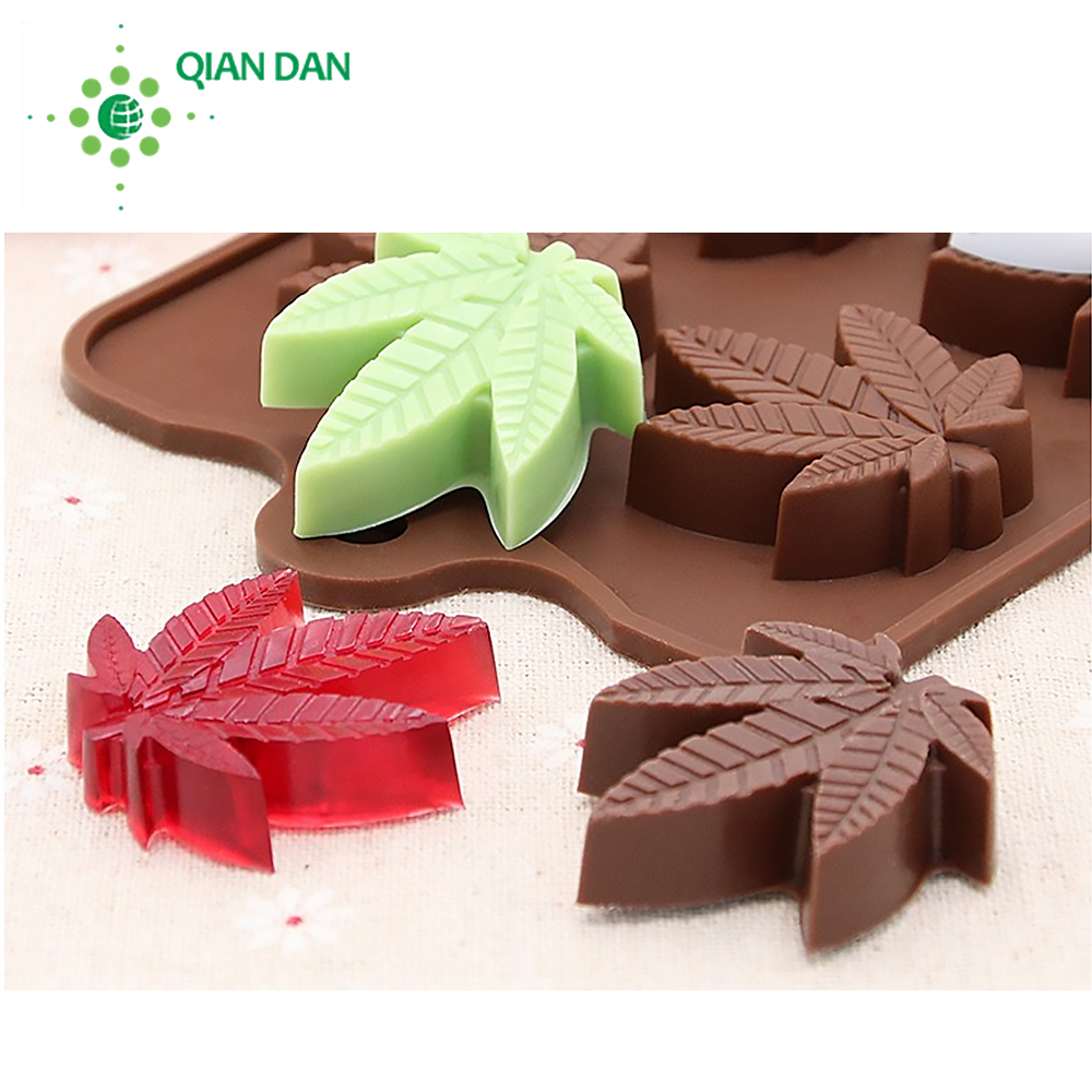 Marijuana leaf maple leaf chocolate baking mould nonstick silicone