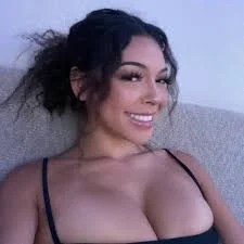 Chat with Latina Mom | Unlimited AI Chat