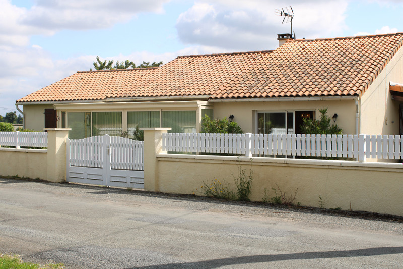 Maison à vendre en Poitou Charentes DeuxSèvres Limalonges Bungalow