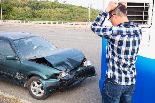 他人の車を運転するとき年齢条件のある自動車保険だと補償されない？