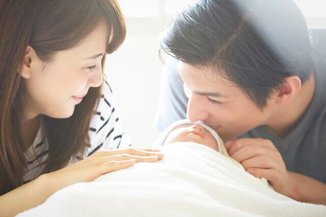 未熟児でも学資保険に入れる？かんぽ生命やJAの学資保険を例に解説