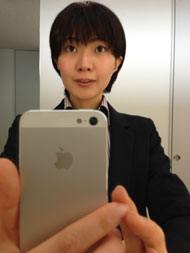 ブサイクな自分の顔、人にはどう見える？本当の自分の顔を知る方法 第13回 上手な自分撮りをするために：荻窪圭のIphoneカメラ講座 - Itmedia Mobile