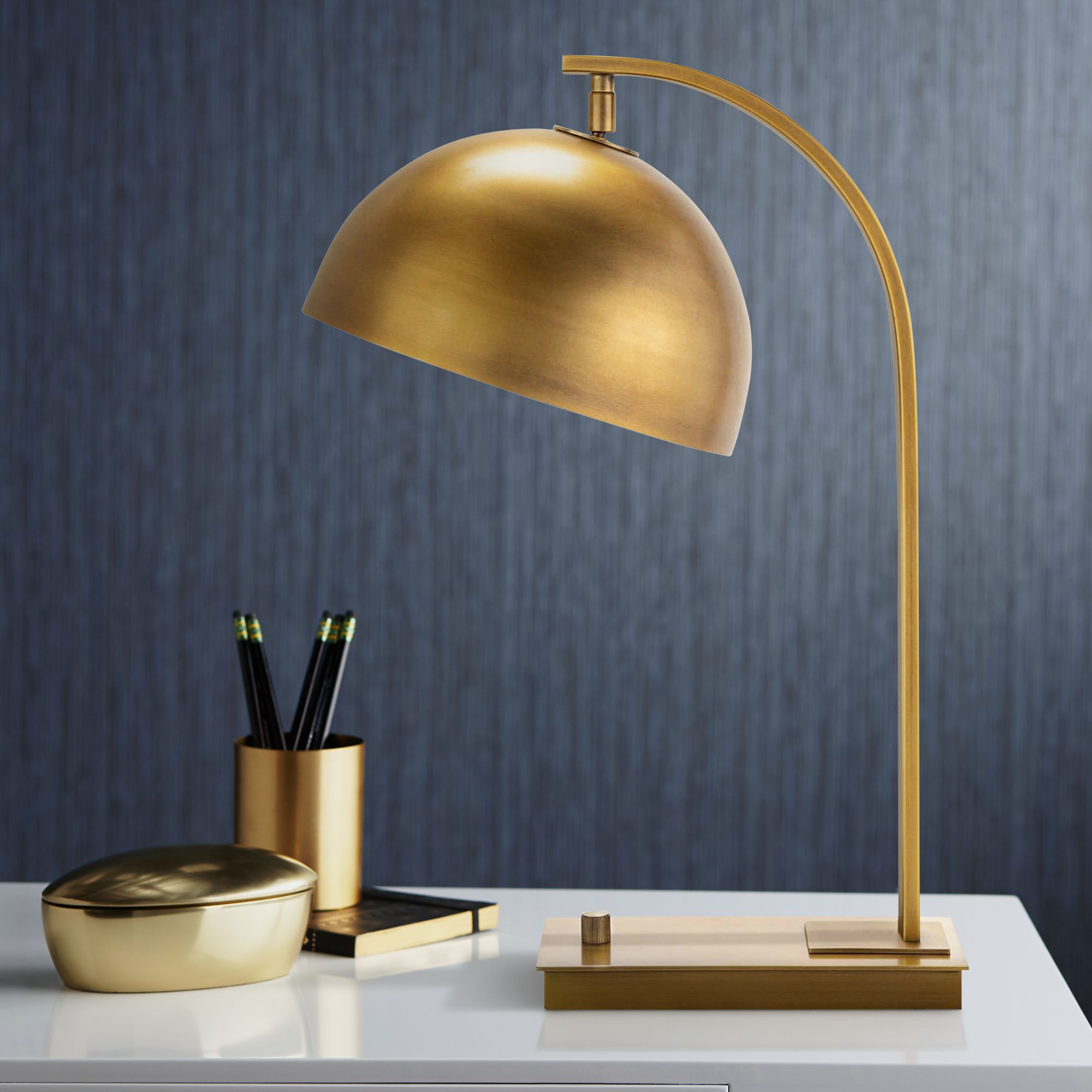 Regina Andrew Design Otto Natural Brass Arc Desk Lamp